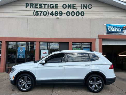 Used 2020 Volkswagen Tiguan SEL AWD/4WD image 2