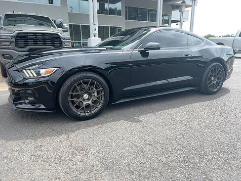 Used 2015 Ford Mustang Coupe RWD image 1
