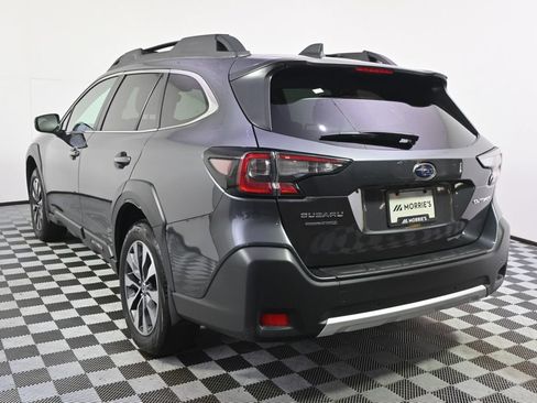 Used 2025 Subaru Outback Limited AWD/4WD image 4