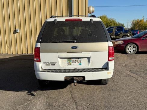Used 2004 Ford Explorer XLT image 5
