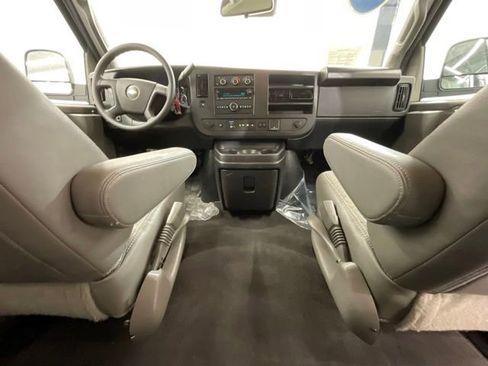 Used 2024 Chevrolet Express 3500 LT w/ LT Preferred Equipment Group RWD image 29