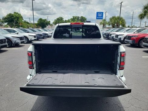 Used 2024 Nissan Frontier SL w/ Technology Package RWD image 9