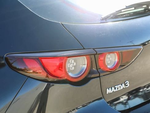 Used 2021 MAZDA MAZDA3 s image 8
