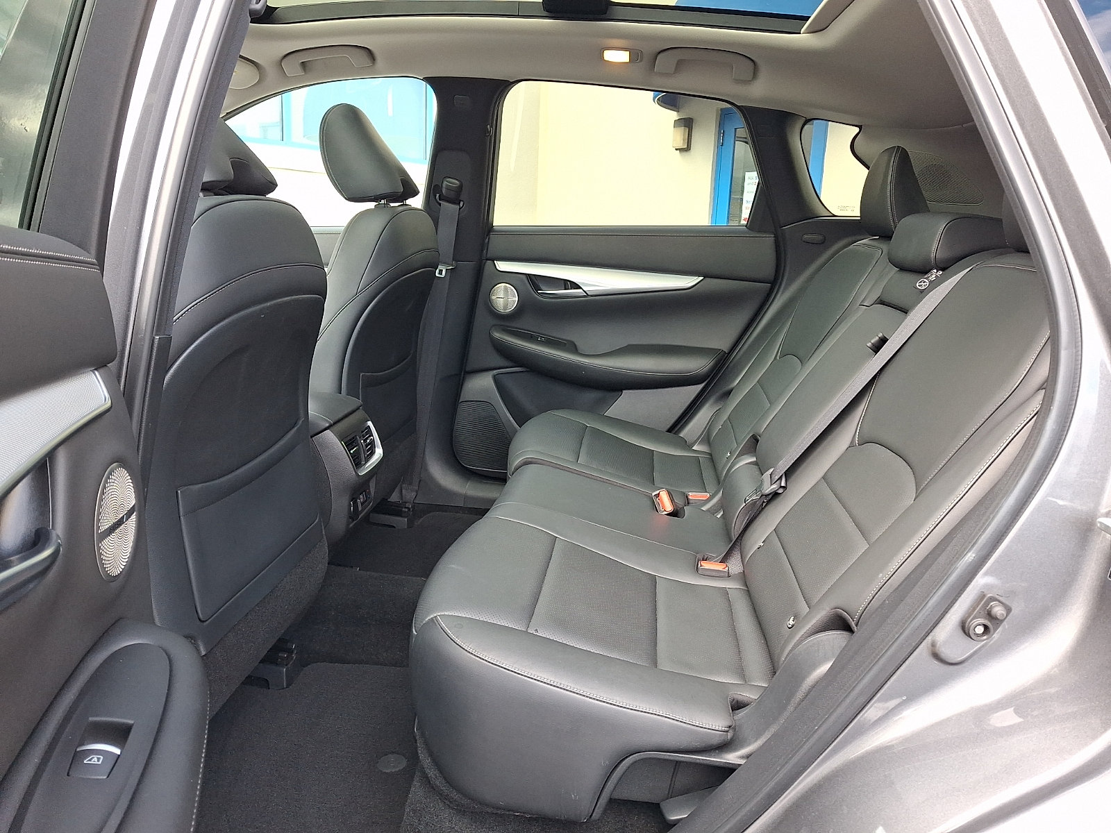 Used 2019 INFINITI QX50 Essential w/ Premium Heat Package AWD/4WD image 10
