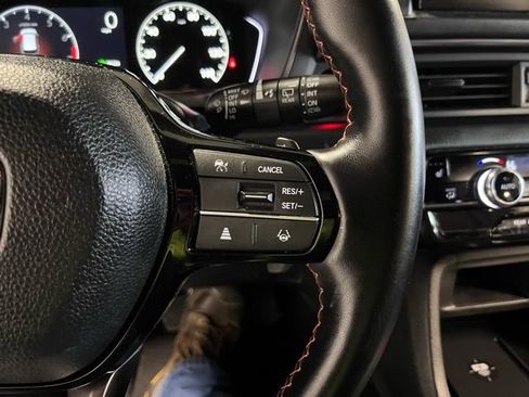 Used 2025 Honda Pilot TrailSport image 25