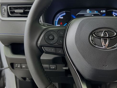 Used 2025 Toyota RAV4 XSE image 19