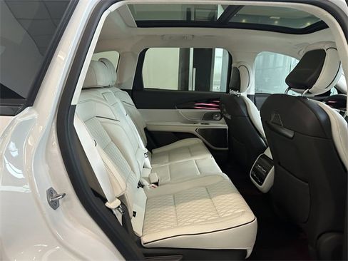 Certified 2024 Lincoln Nautilus Black Label image 35