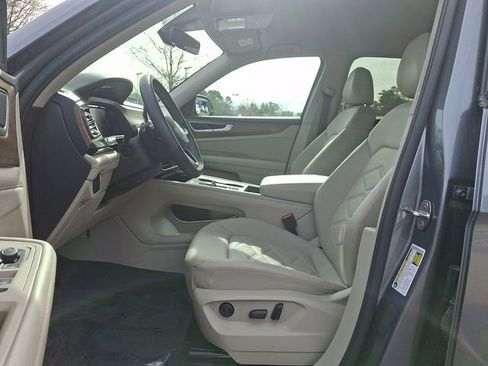 Used 2024 Volkswagen Atlas SE image 15