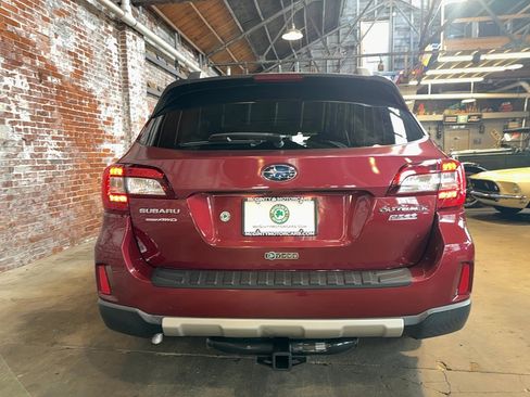 Used 2017 Subaru Outback 2.5i Premium image 4