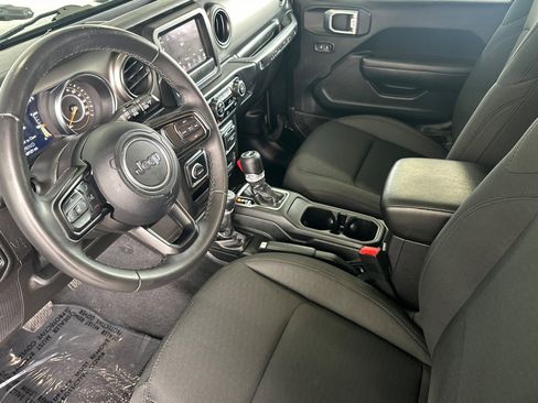 Used 2019 Jeep Wrangler Unlimited Sport S AWD/4WD image 9