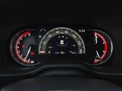 Certified 2025 Toyota RAV4 LE image 25