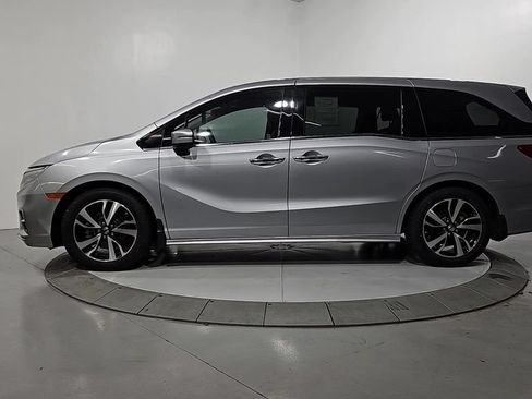 Used 2018 Honda Odyssey Elite image 2