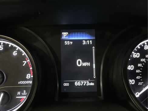 Used 2023 Toyota Camry SE FWD image 11