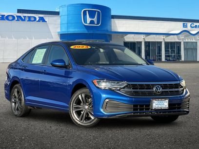 Used 2024 Volkswagen Jetta SE w/ Panoramic Sunroof Package