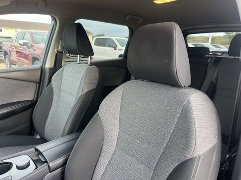 Used 2023 Nissan Rogue SV image 16