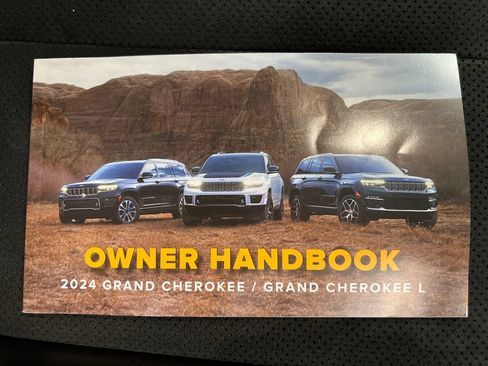 Used 2024 Jeep Grand Cherokee Altitude RWD image 34