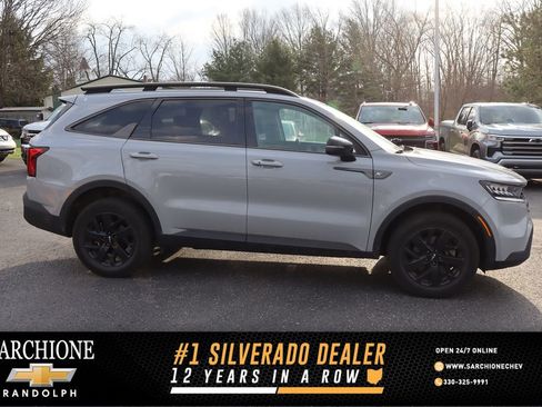 Used 2022 Kia Sorento S w/ Panoramic Sunroof Package image 1