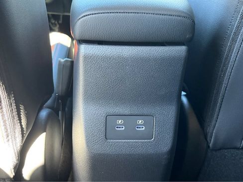 Used 2025 Nissan Kicks SR FWD image 11