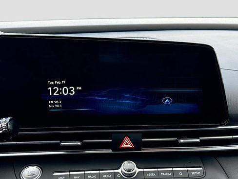 Certified 2025 Hyundai Elantra SEL image 15