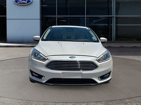 Used 2015 Ford Focus Titanium w/ Titanium Technology Package FWD image 2