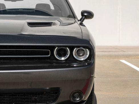Used 2018 Dodge Challenger SXT Plus image 38