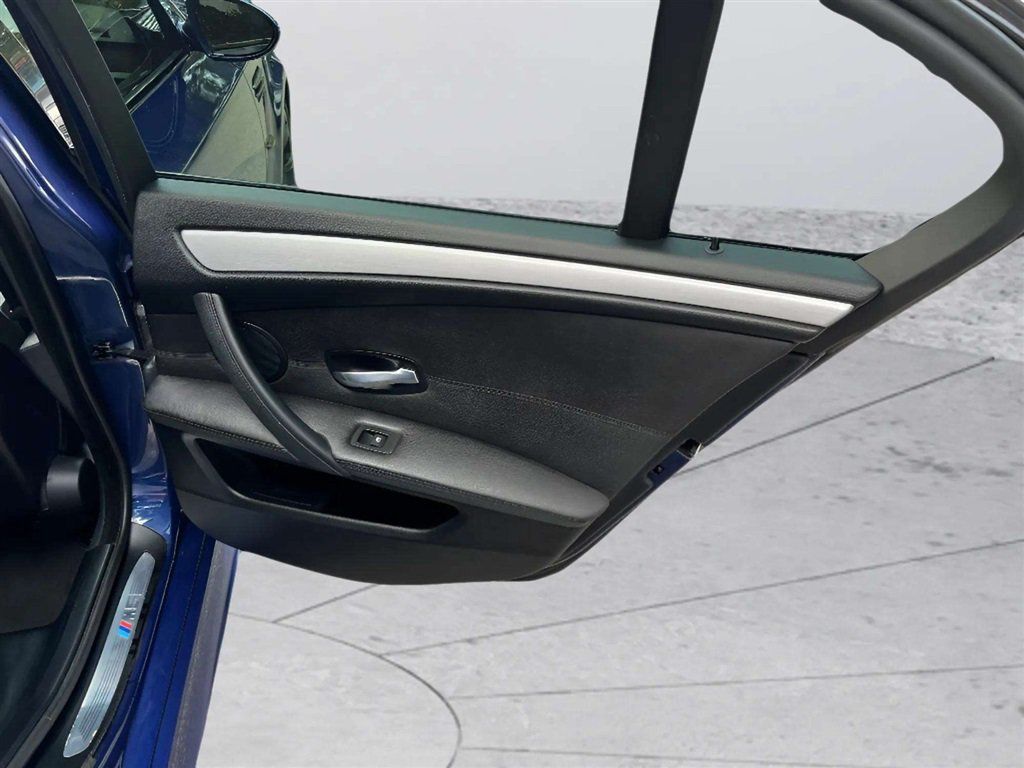 Used 2008 BMW M5 RWD image 32