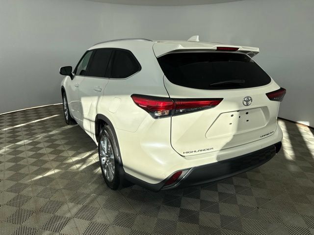 Used 2020 Toyota Highlander Limited AWD/4WD image 5