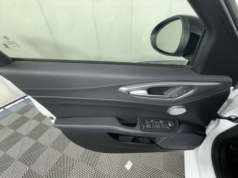Used 2024 Alfa Romeo Giulia Veloce AWD/4WD image 15
