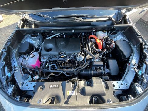 Used 2025 Toyota RAV4 LE image 31