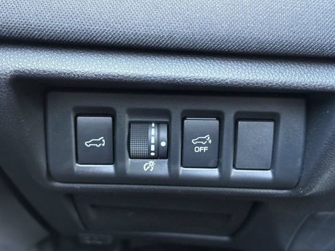 Used 2025 Subaru Outback Premium AWD/4WD image 17