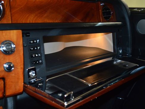 Used 2009 Rolls-Royce Phantom Drophead Coupe RWD image 34