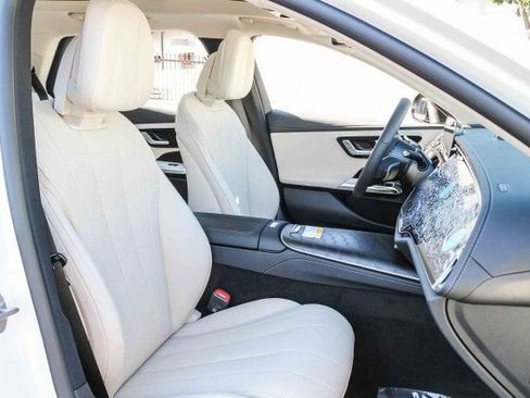 New 2025 Mercedes-Benz E 450 4MATIC All-Terrain Wagon image 16