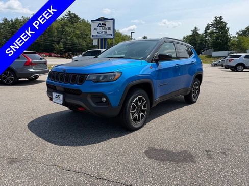 Used 2024 Jeep Compass Trailhawk AWD/4WD image 1