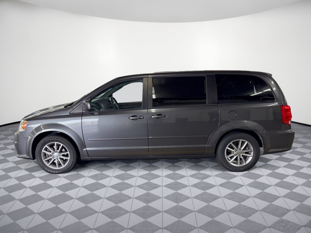 Used 2016 Dodge Grand Caravan SE FWD image 2