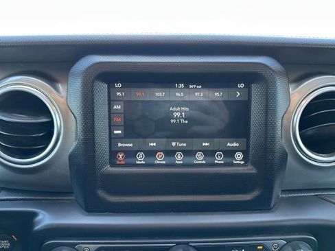 Used 2019 Jeep Wrangler Unlimited Sahara w/ Cold Weather Group AWD/4WD image 35
