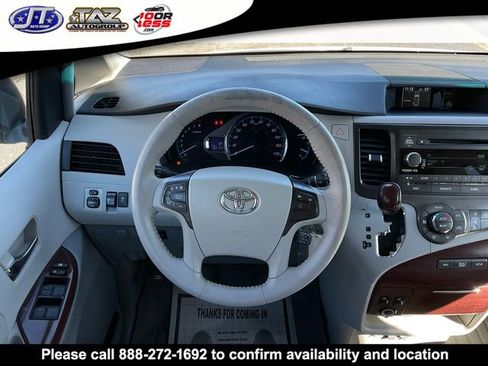 Used 2011 Toyota Sienna XLE image 19