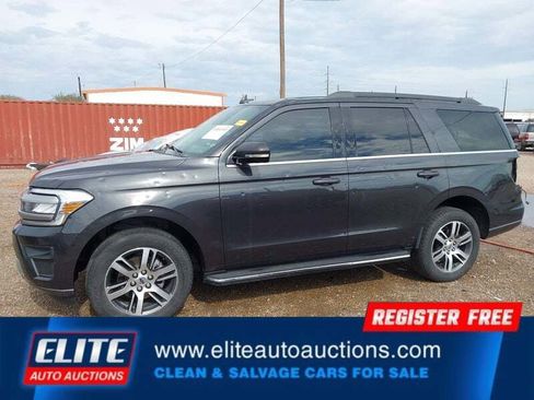 Used 2022 Ford Expedition XLT image 29