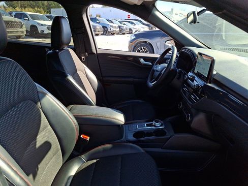 Used 2025 Ford Escape ST-Line image 12