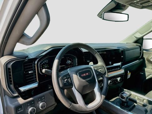 Used 2023 GMC Sierra 1500 SLT AWD/4WD image 12