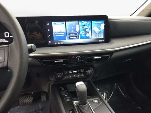 Used 2026 Nissan Kicks SV w/ SV Premium Package FWD image 17