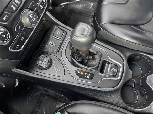 Used 2019 Jeep Cherokee Trailhawk w/ Cold Weather Group image 16