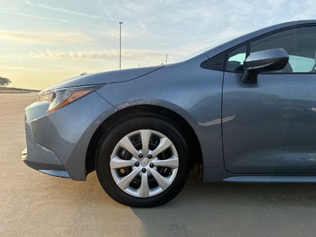 Used 2026 Toyota Corolla LE FWD image 5