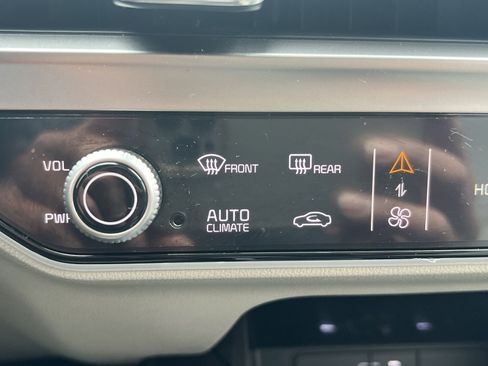 Used 2024 Kia Sorento S w/ Panoramic Sunroof Package image 21