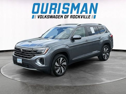 Used 2025 Volkswagen Atlas SEL AWD/4WD image 2