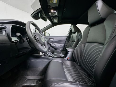 Used 2024 Toyota Corolla Cross XSE w/ Convenience Package image 13