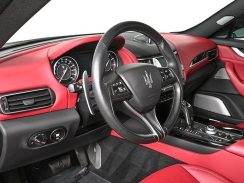Used 2023 Maserati Levante Modena image 7
