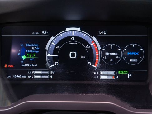 Used 2024 Toyota Tundra Platinum AWD/4WD image 29