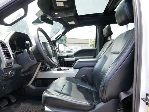 Used 2016 Ford F150 Lariat w/ Equipment Group 502A Luxury AWD/4WD image 13