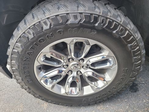 Used 2023 RAM 1500 Laramie AWD/4WD image 8