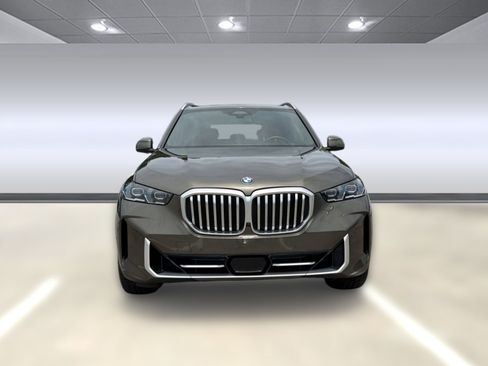 Certified 2024 BMW X5 xDrive40i w/ Premium Package AWD/4WD image 5